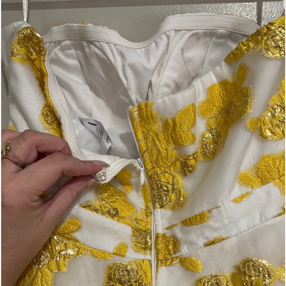 NWT - Glowing Flower High-Low Gown Size M - Picture 5 of 16